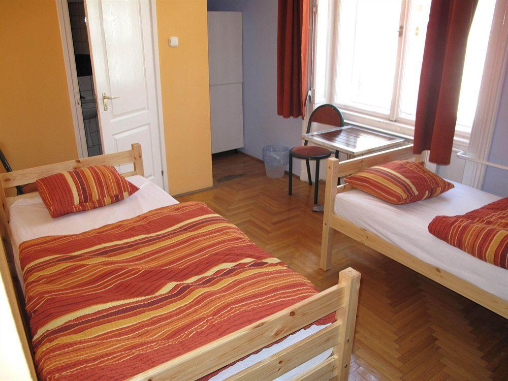 All-Central Hostel Будапеща Екстериор снимка